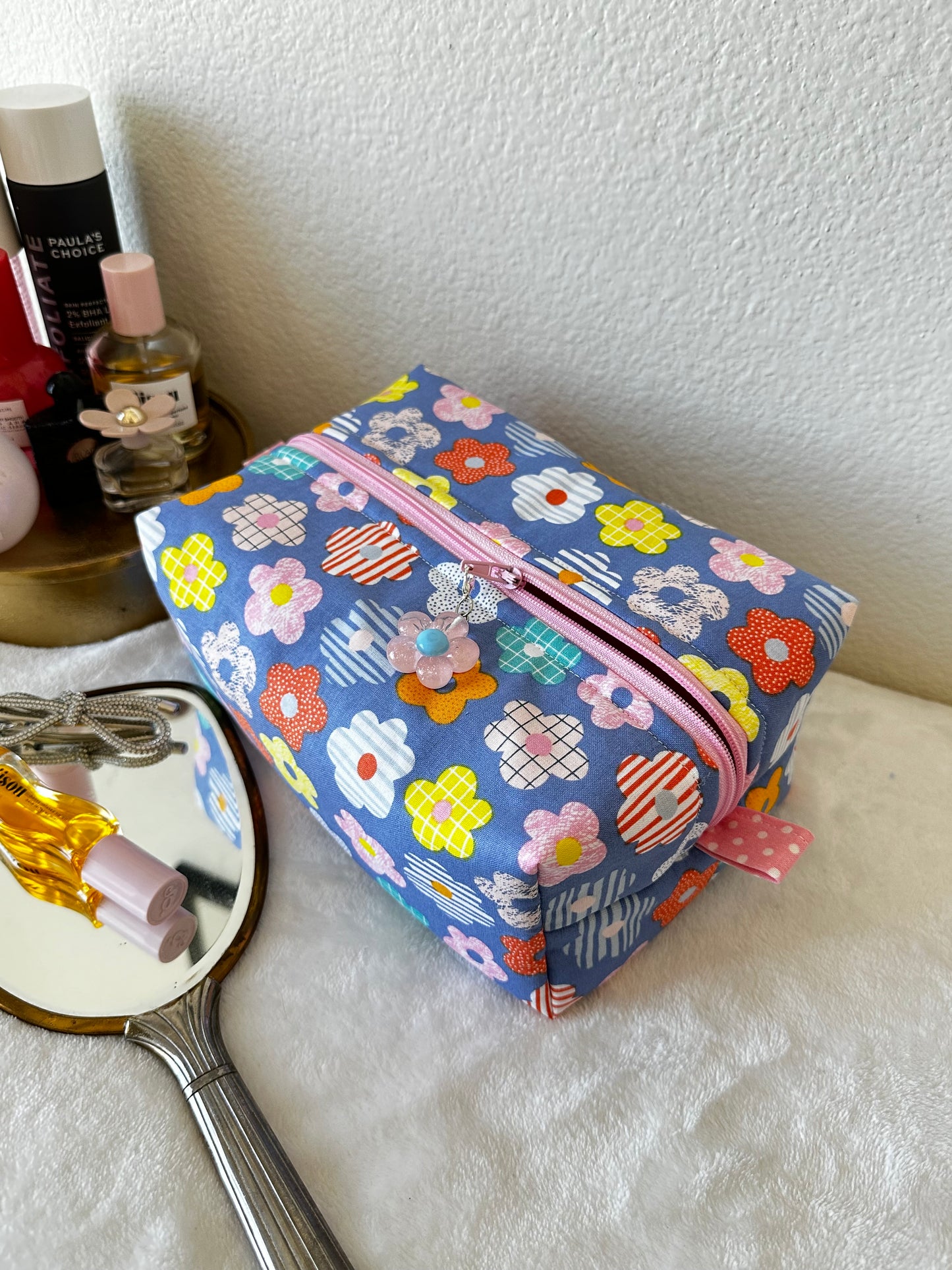 Flor Medium Makeup Pouch